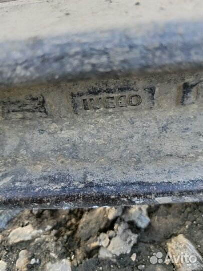 Балка Ивеко траккер