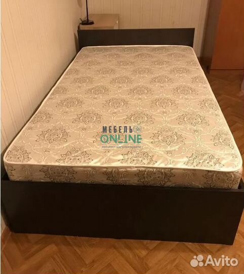 Кровать двуспальная с матрасом