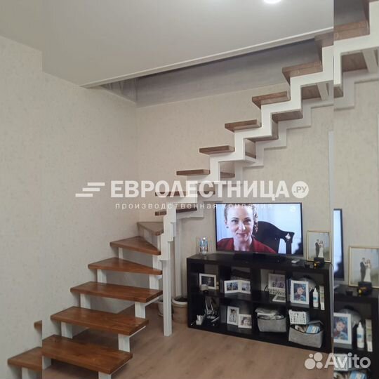 Лестница на металлическом каркасе