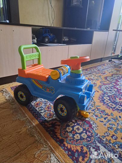 Машинка каталка толокар