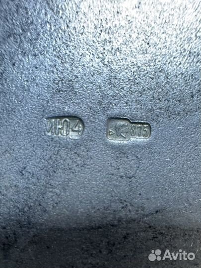 3 рюмки на подносе. Серебро 875