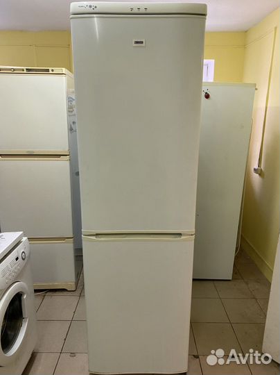 Холодильник Zanussi с большой морозилкой Доставка