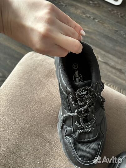 Кроссовки женские 36 размер