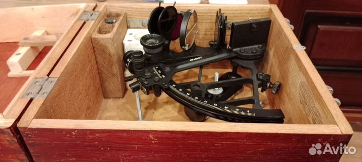 Секстант 1954 года в ящике