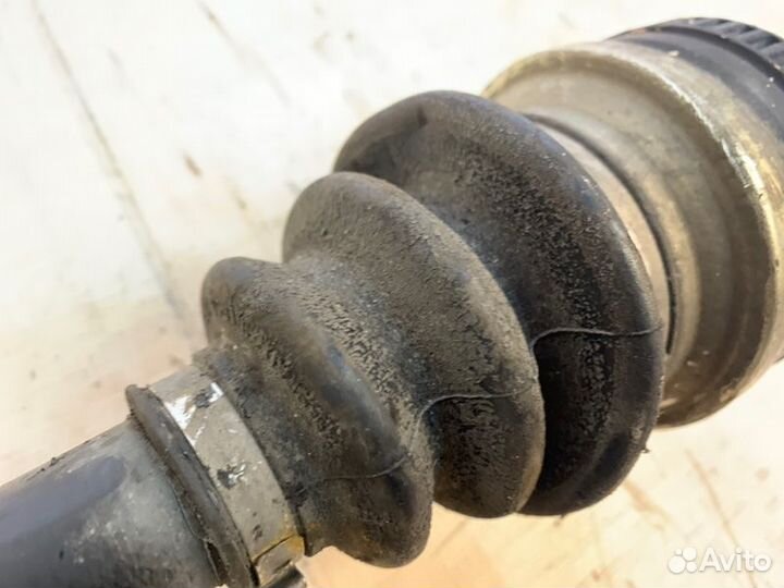 Привод левый Bmw 1-Series E87 N45B16 2007