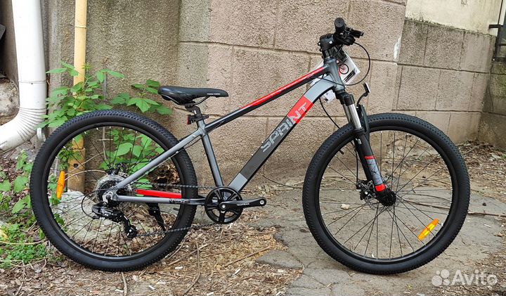 Велосипед с уникальной рамой,лёгкий