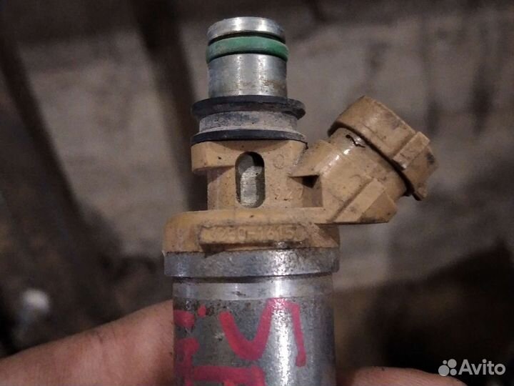 Toyota Sprinter AE110 топливная рампа с форсунками