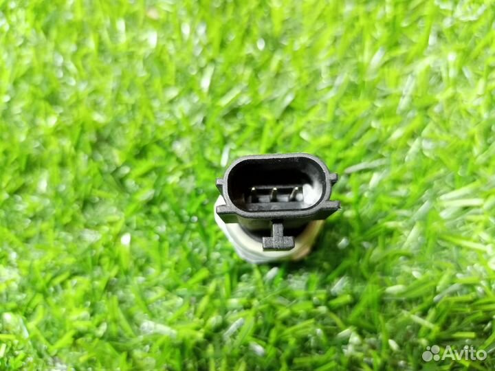 Датчик давления кондиционера Hyundai-Kia 977213K00