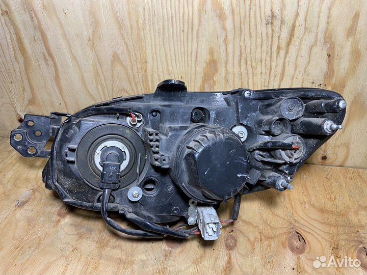 Фара правая Subaru Impreza