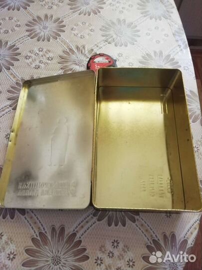 Жестенная коробка из под конфет
