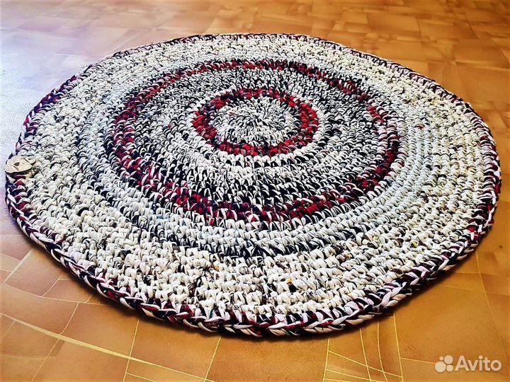 Коврик ручной работы