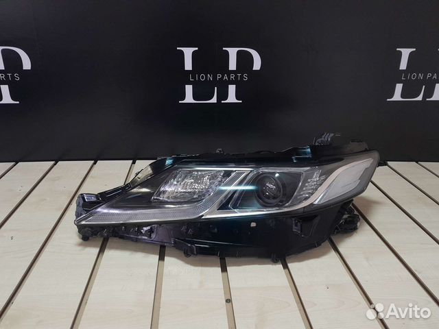 Фара левая Toyota camry 70 рестайлинг