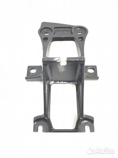 Кронштейн подножки передний правый Land Rover
