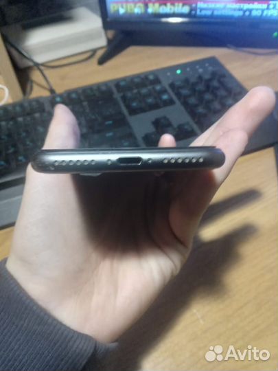 iPhone 8, 64 ГБ