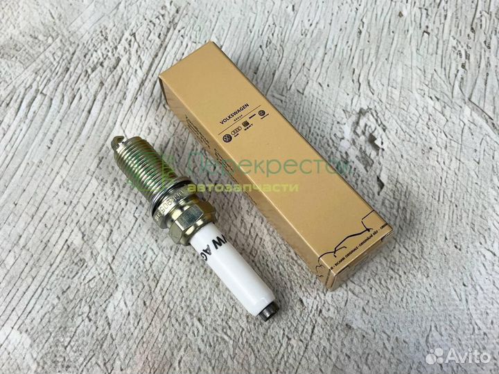 Свечи зажигания оригинал VAG 06K905601B