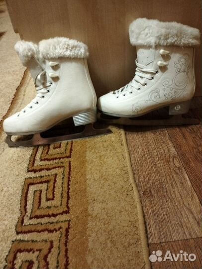Коньки фигурные женские 40 размер