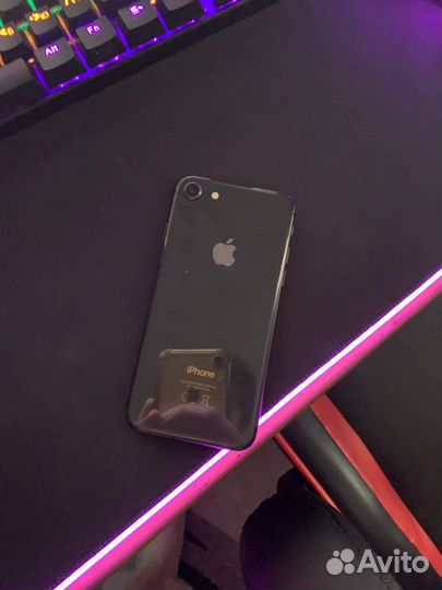 iPhone 8, 64 ГБ