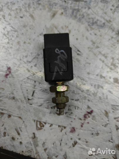 Датчик педали тормоза (лягушка) Hyundai Getz TB