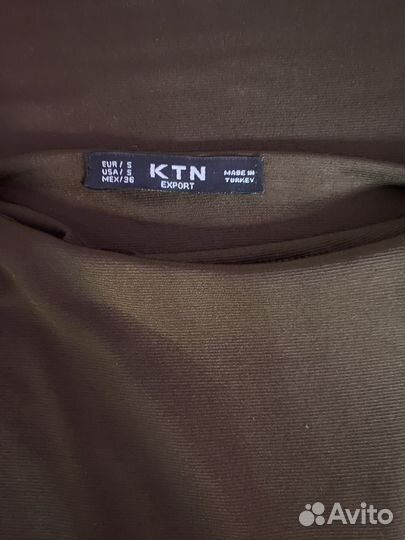 Обтягивающее платьена брительках