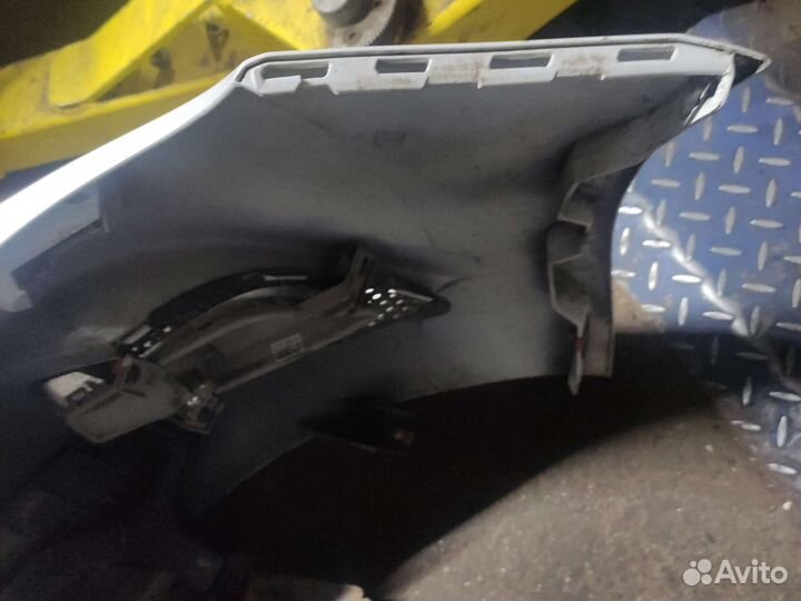 Передний бампер на Опель Астра J дорестайл