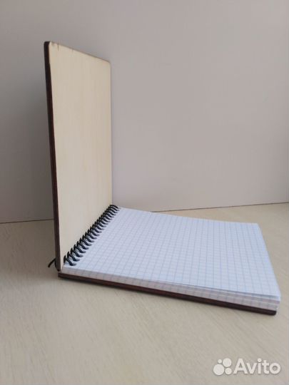 Подарочный блокнот с гравировкой из дерева