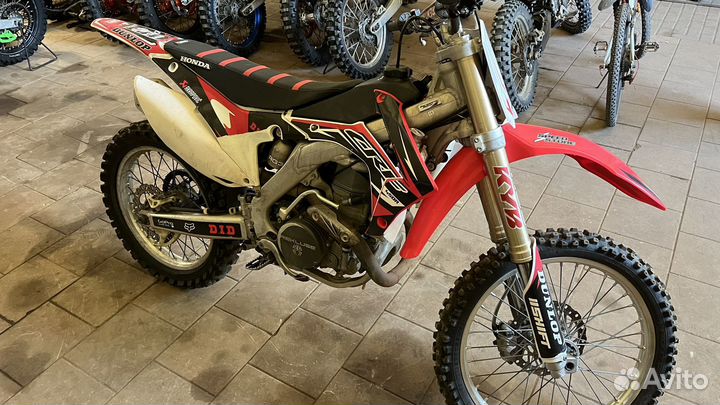 Быстрый кроссовый Honda CRF450r