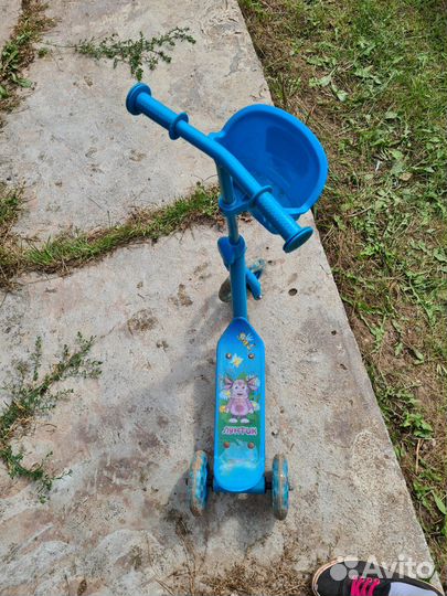 Самокат трехколесный