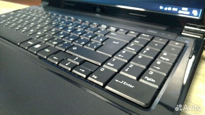 DNS i7/6/1000/HD5000 в отличном состоянии