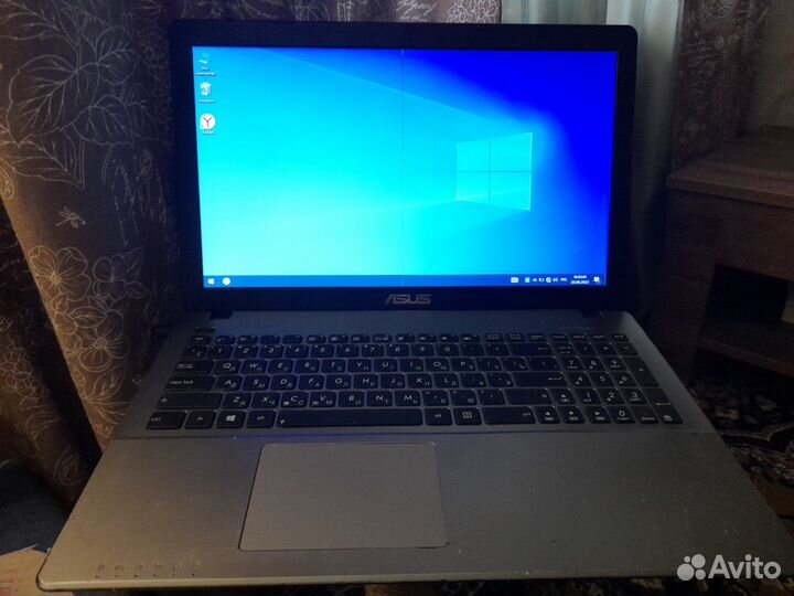 Ноутбук asus x550c