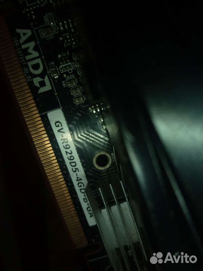 Видеокарта gigabyte R9 290 с водяным охлаждением