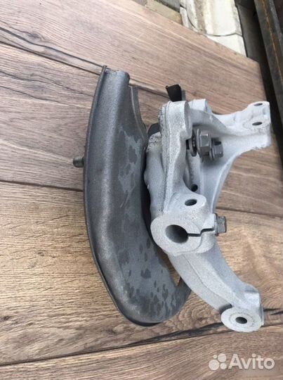 Цапфа кулак передняя правая Opel Insignia