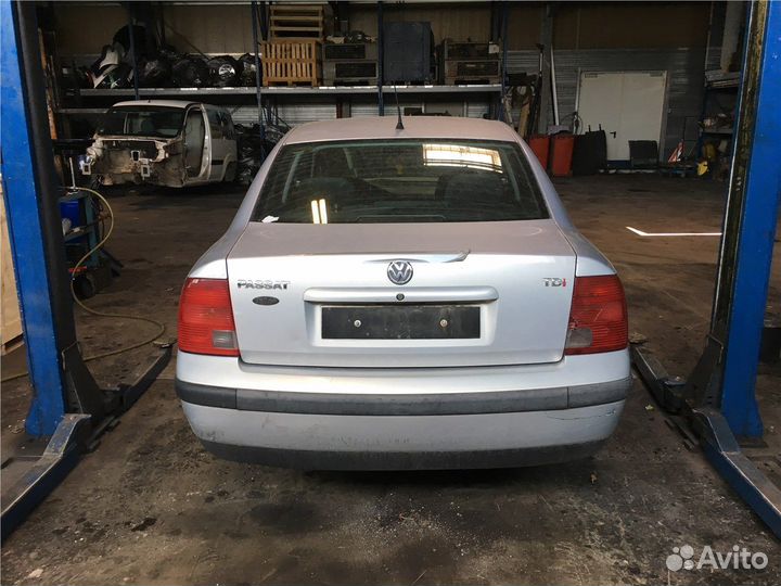 Разбор на запчасти Volkswagen Passat 5
