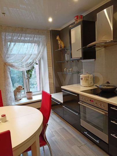 2-к. квартира, 70 м², 2/10 эт.