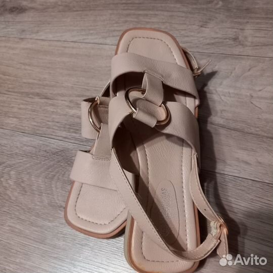 Босоножки женские