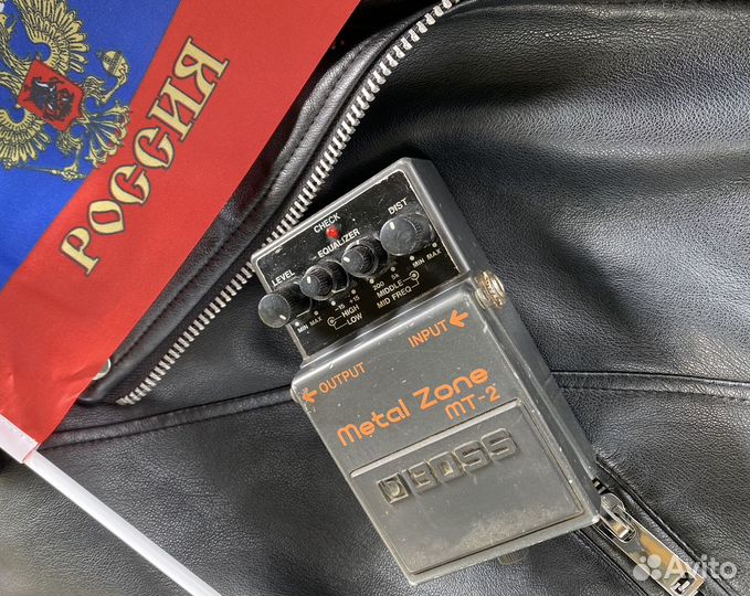 Педаль гитарная Boss MT-2 рабочая б/у