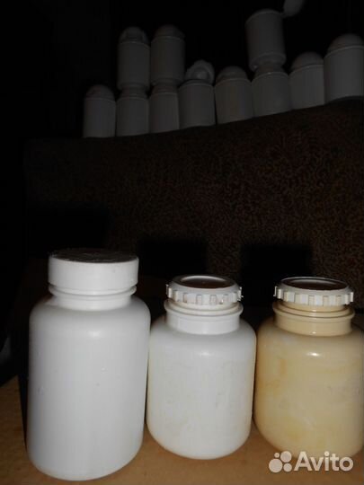 Миниатюрные баночки с захлопывающимися крышками