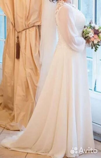 Свадебное платье со шлейфом