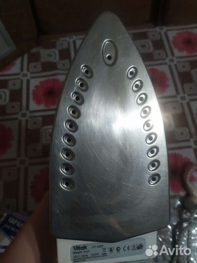 Утюг Vitek