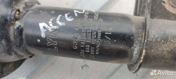 Стойка передняя на Hyundai accent