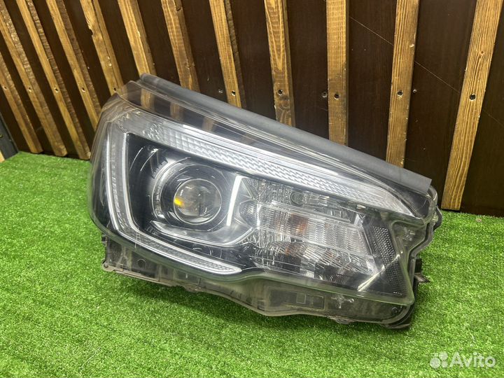 Фара правая Subaru Forester 5 SK (2018-2021) LED