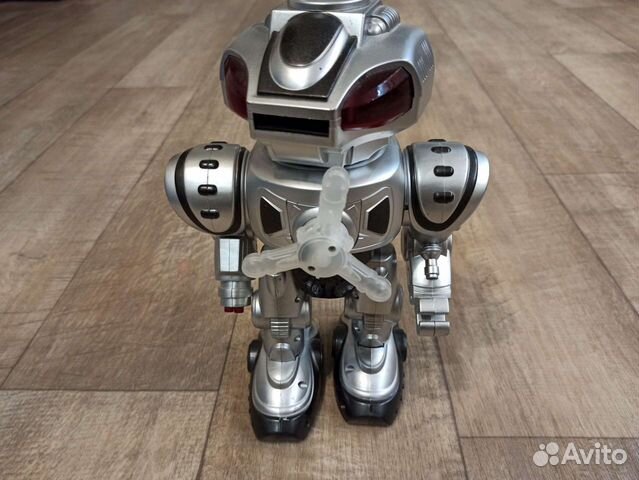 Робот стреляющий дисками