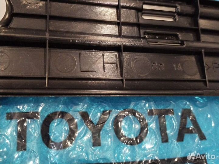 Накладка проема двери Camry 50 передняя левая NEW