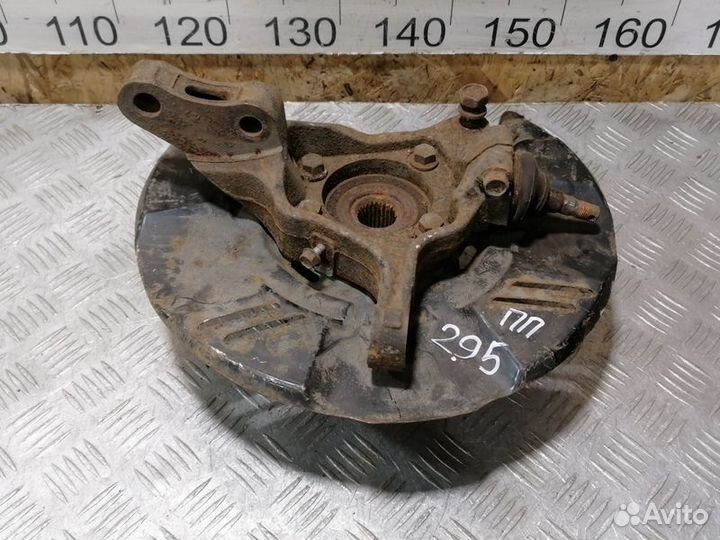 Кулак поворотный передний правый Subaru Legacy B13