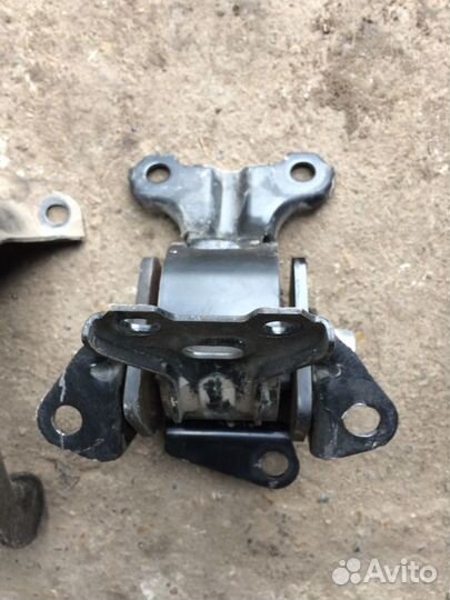 Опора,подушка двигателя ASX, Lanser, Outlander