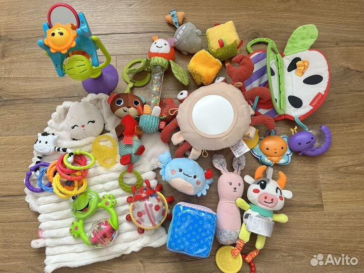Игрушки для малышей пакетом