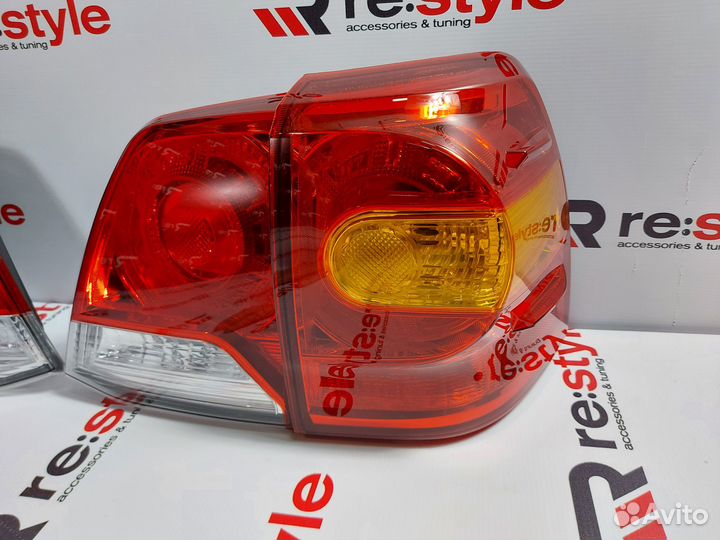 Стопы Toyota Land Cruiser 200 2м 12-15г Красные