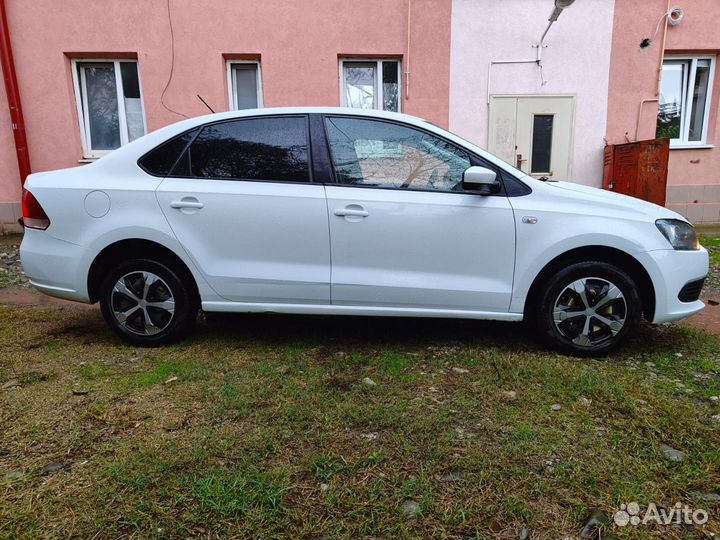Volkswagen Polo 1.6 МТ, 2015, 302 000 км