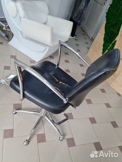 Парикмахерское кресло