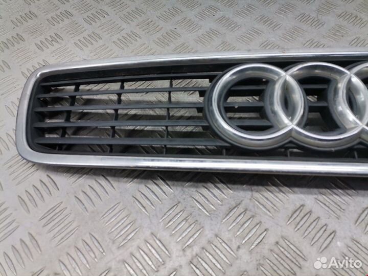 Решетка радиатора для Audi A4 B5 8D0853651J