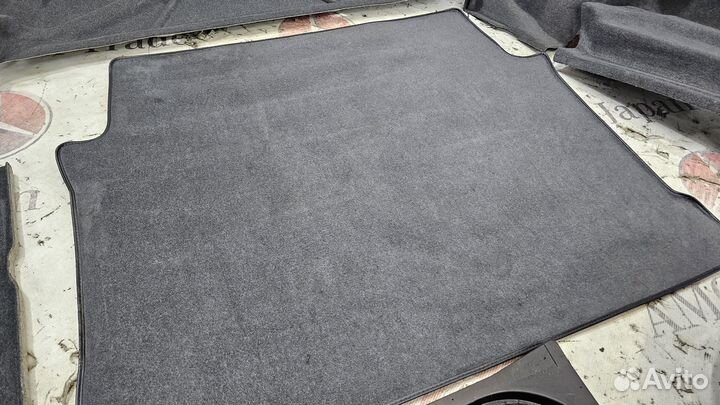 Обшивка багажника на Mercedes W124 E420